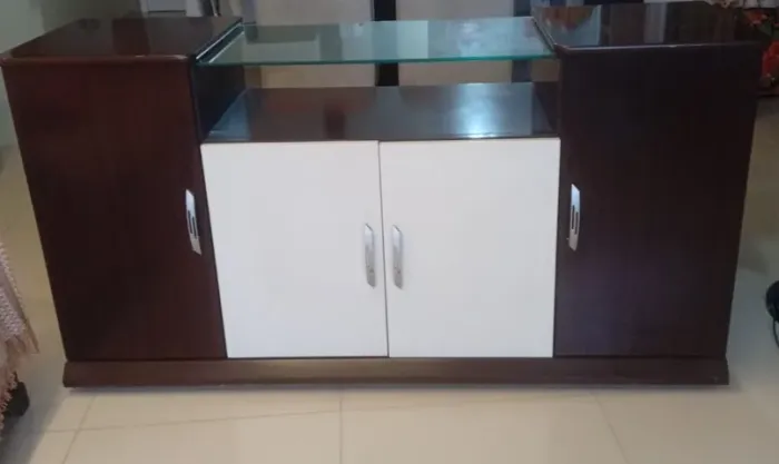 1 aparador e 4 caseiras