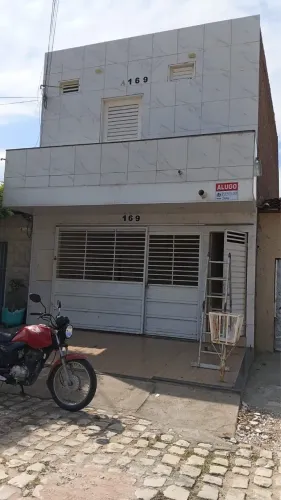 Alugo casa rua Francisco Bernardo Mossoró/RN