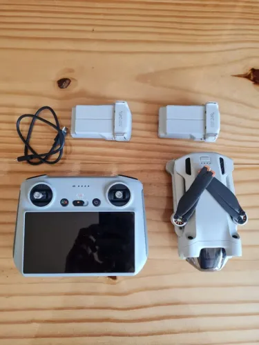 Drone DJI Mini 3 Pro + Controle DJI RC (Tela) + 2 Baterias | 10h de Uso (Impecável)