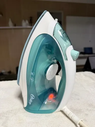 Ferro de passar a vapor Oster