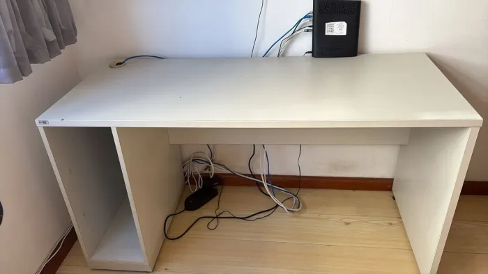 Mesa branca para escritório