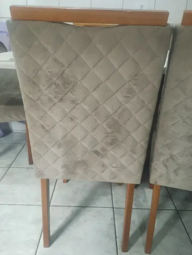 Mesa com 6 cadeiras