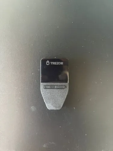 Carteira Bitcoin - Trezor Safe 3