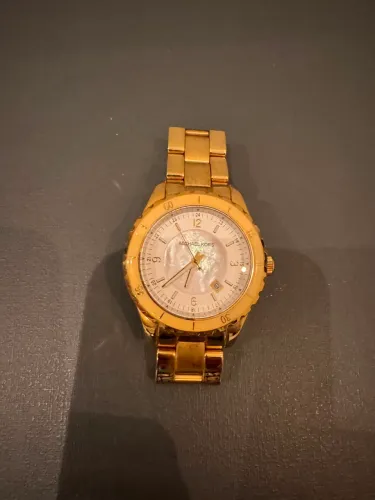Relógio Michael Kors Dourado com Mostrador Claro / Perolado