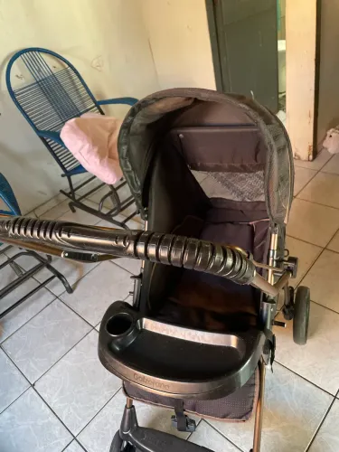 Carinho de bebê e andajar