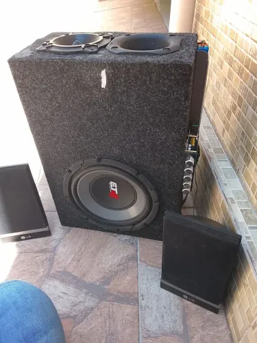 Caixa de som amplificada