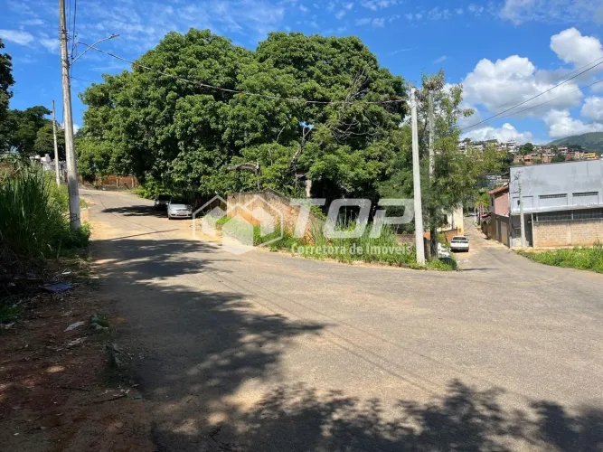 Terreno com aproximadamente 660,00 m² Bairro Independência