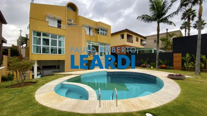 CASA EM CONDOMÍNIO - TAMBORÉ - SP