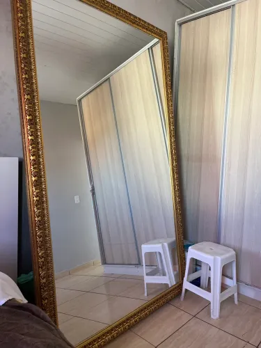 Espelho com moldura