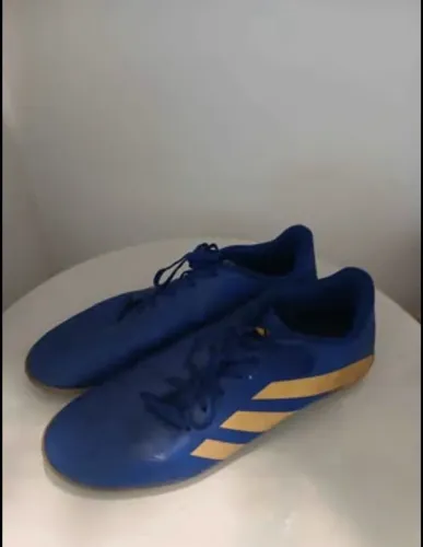 Chuteira Adidas Artilheira V