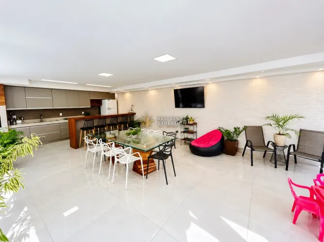 Casa com 3 quartos, suíte e 2 vagas - Santa Mônica