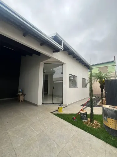 VENDO LINDA CASA NO BAIRRO GRANVILLE EM COM LOTE AMPLO EM ANAPOLIS