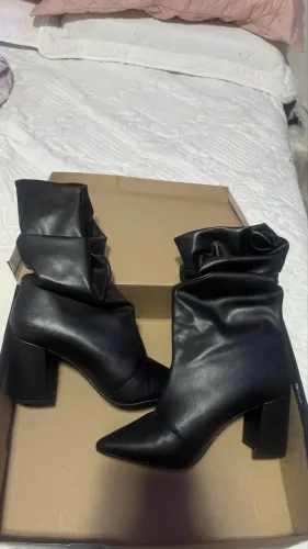 Vendo Bota Nova Gabriela