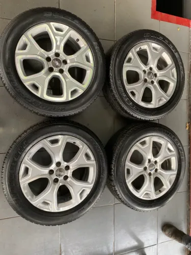 Rodas aro 18 renegade ,Jeep compass e Fiat toro + pneus Bridgestone seminovos 