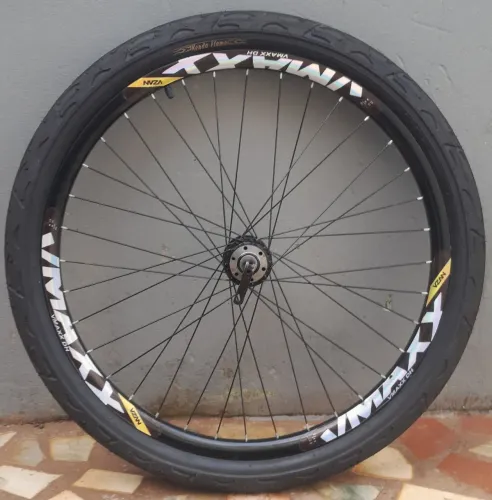 Vendo roda vmaxx dh dianteiro com pneu kenda flame