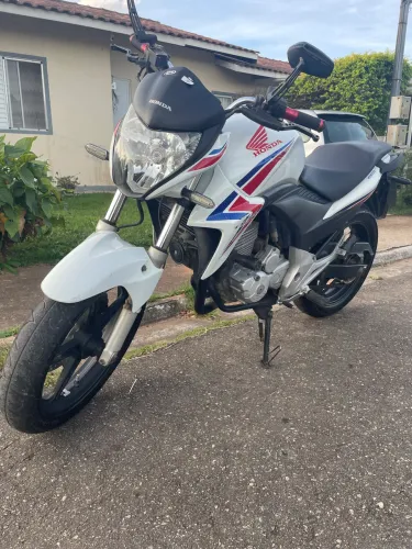 Cb300R Capitão América