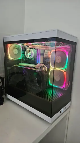 Pc Gamer - Ryzen 7 5700x - 32GB RAM - RX6700xt 12gb