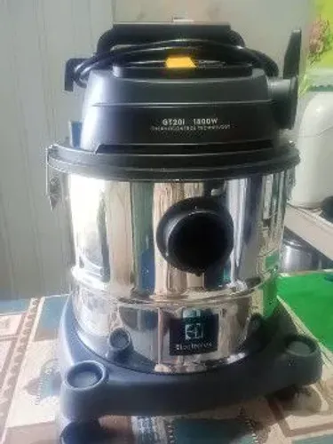 Aspirador de pó e água Eletrolux, parafusadeira Wap 12v