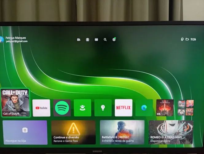 Monitor Samsung 32" 4k