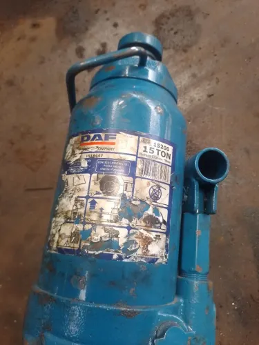 Macaco hidráulico 15t DAF