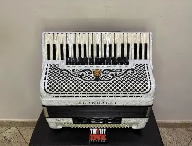 Acordeon Scandalli Super VI