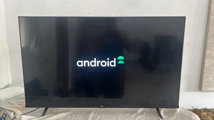 TV 43 POL, TCL, MODELO ANDROID, BORDA INFINITA.