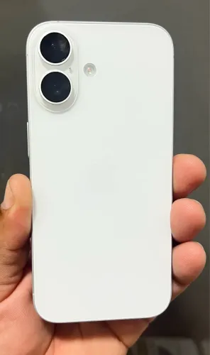 iPhone 16.