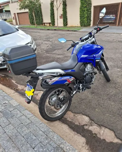 Lander 2022 Azul