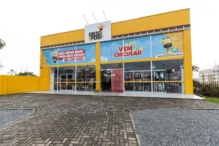 Loja com 612 m² à venda no Santa Cândida em Curitiba