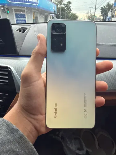 Vendo celular Xiaomi redmi usado, muito conservado sem defeitos e com carregador 