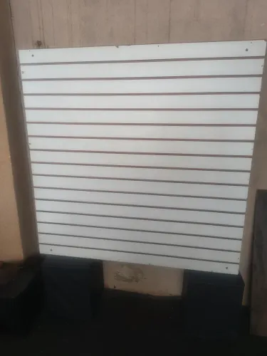 3 painéis canaletados de loja 1x1 por 220,00