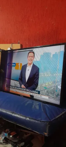 Tv 46 com linhas 