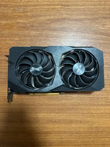 RX5500 XT 8GB ASUS EVO - Pouco usada (3 meses)
