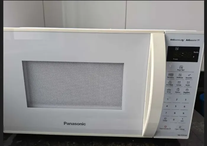 Micro-ondas Panasonic 21l, 220V com revestimento antiaderente e tecnologia Antibacteria Ag