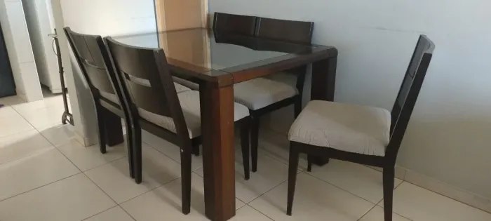 Mesa de grande de vidro , 5 cadeiras