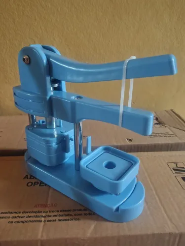 Máquina de Fazer Ímã de Geladeira 50x50 + Insumos - Nova<br>Descrição