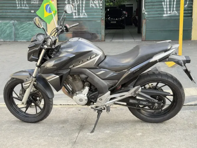 Honda Cb twister 2022 Nova Demais,