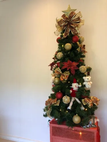 Árvore de Natal 1,5mt  com enfeites