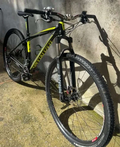 Specialized M5 Premium Aluminum Suspensão RockShox Recon Transmissão Shimano Deore