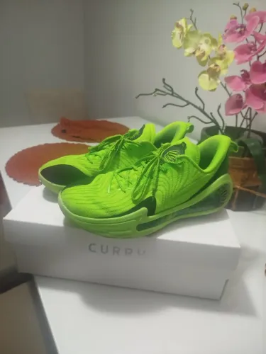 Tênis De basquete Curry 12