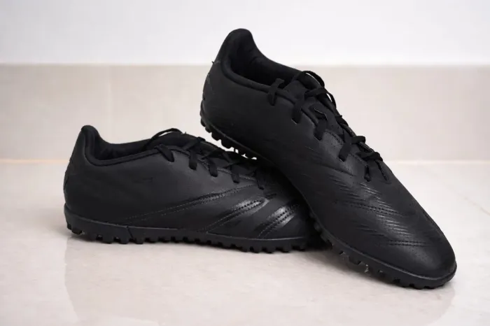 Chuteira adidas predator