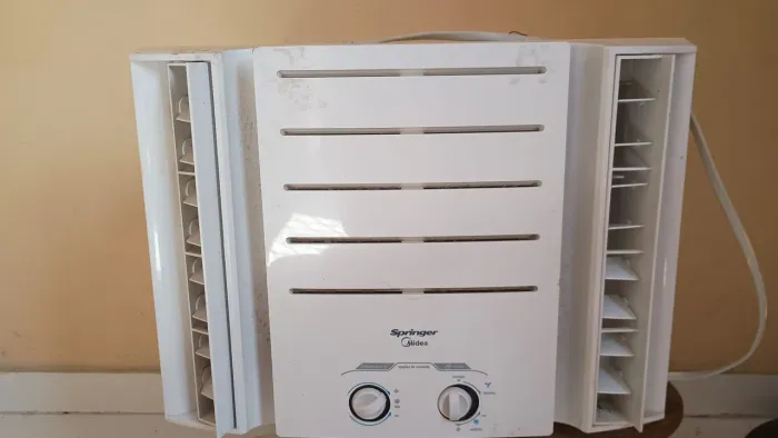 Venda do ar-condicionado por apenas R$ 400,00.