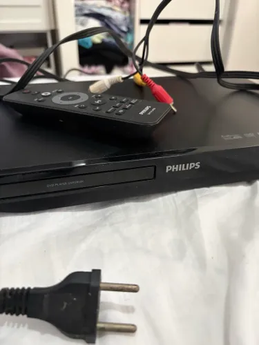 DVD Player Philips DVP3820K com Controle Remoto + Cabos - USB e Karaokê