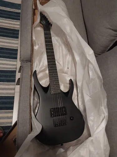 Guitarra S by solar nova
