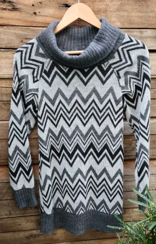 Sueter gola cinza