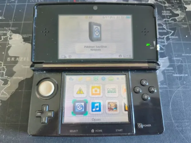 Nintendo 3DS + Pokémon Soul Silver