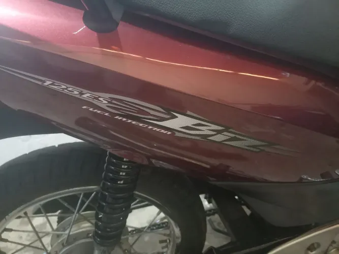 Motos