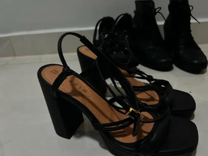 Sapatos 37: bota e sandália 