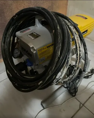 Máquina De Pintura Airless 900 watts 3.000 psi - MPA 120 Vonder Frequência 50 Hz/60 Hz