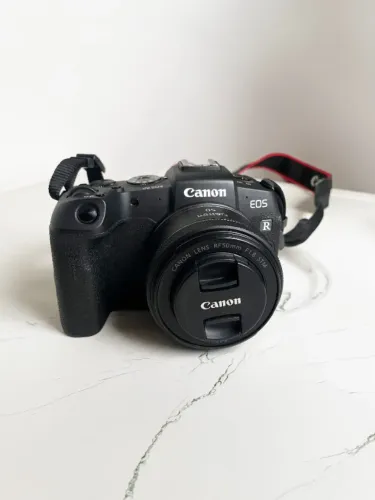 Canon EOS RP + RF 50mm f/1.8 STM
